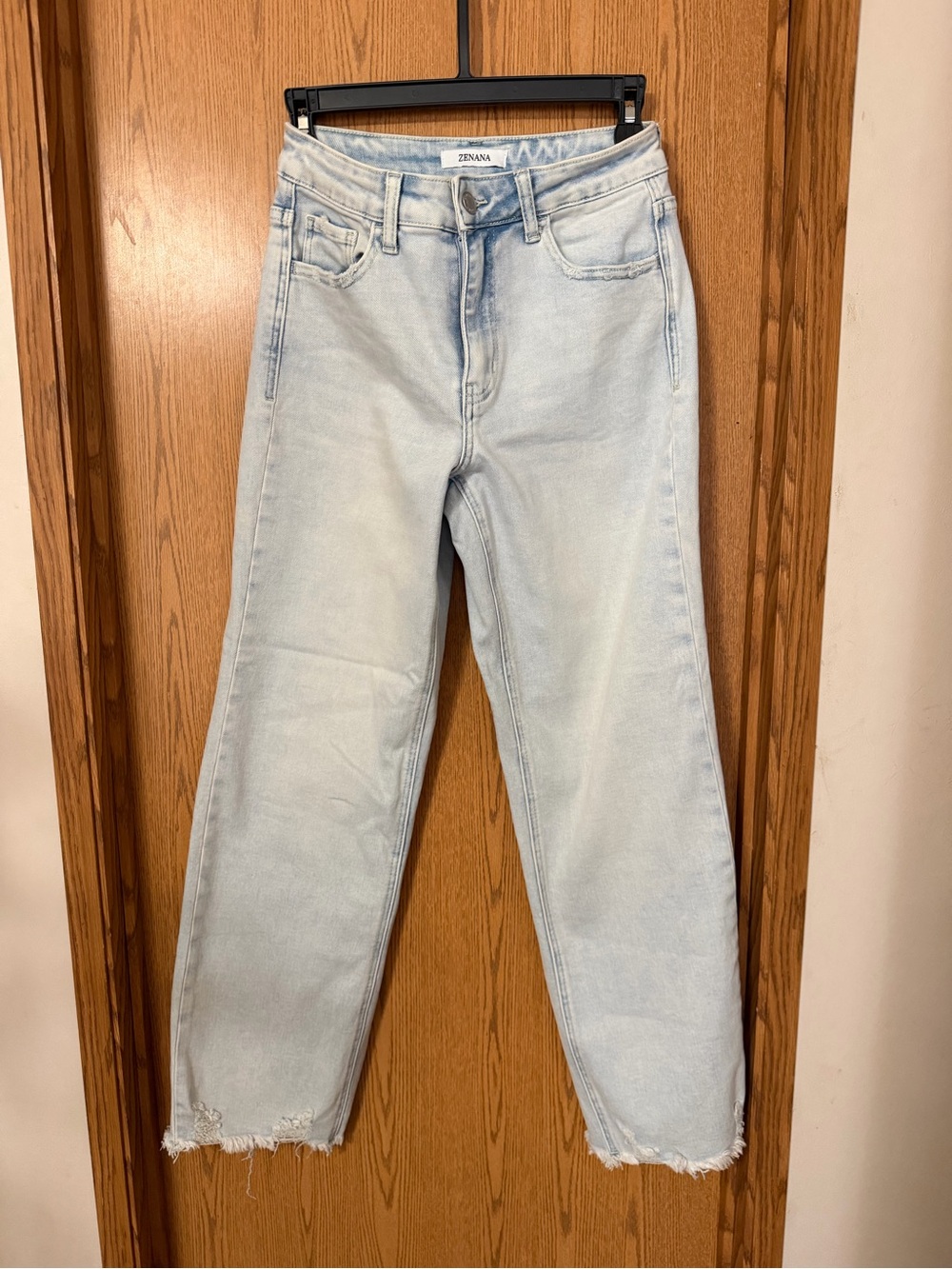 Zenana Light Wash High Rise Straight Leg Jeans Frayed Hem Size 26